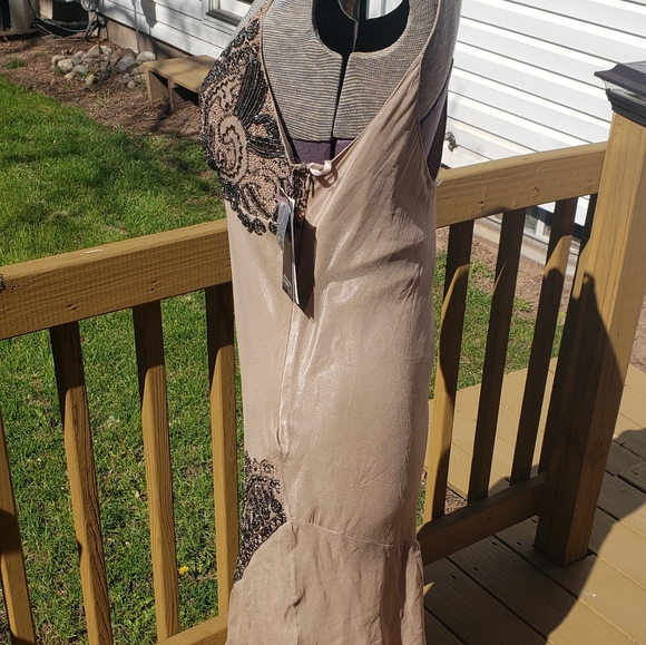 NWT Adrianna Papell Formal Beaded Dress
Run small - Picture 10 of 15